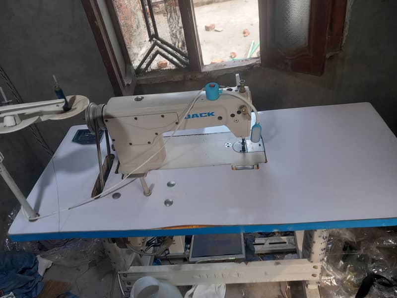 single needle  sewing machine 0