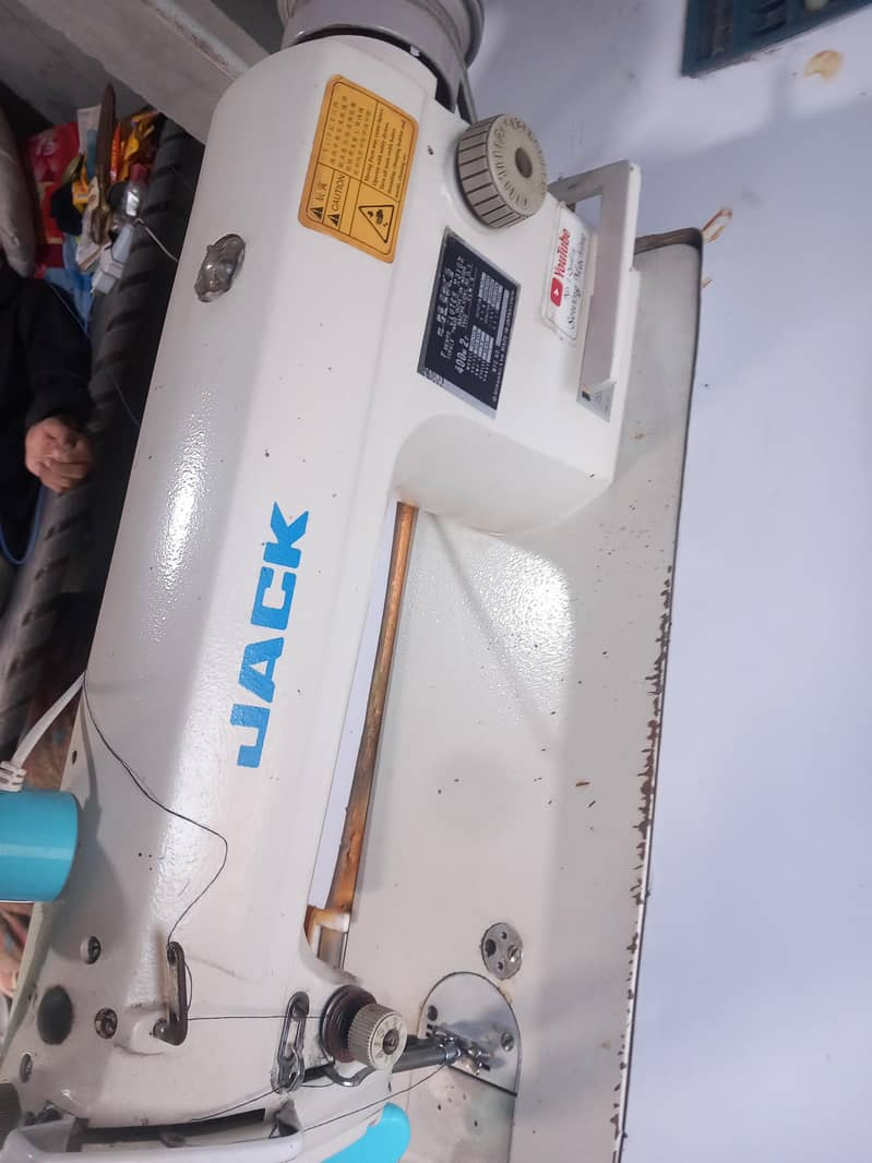 single needle  sewing machine 1