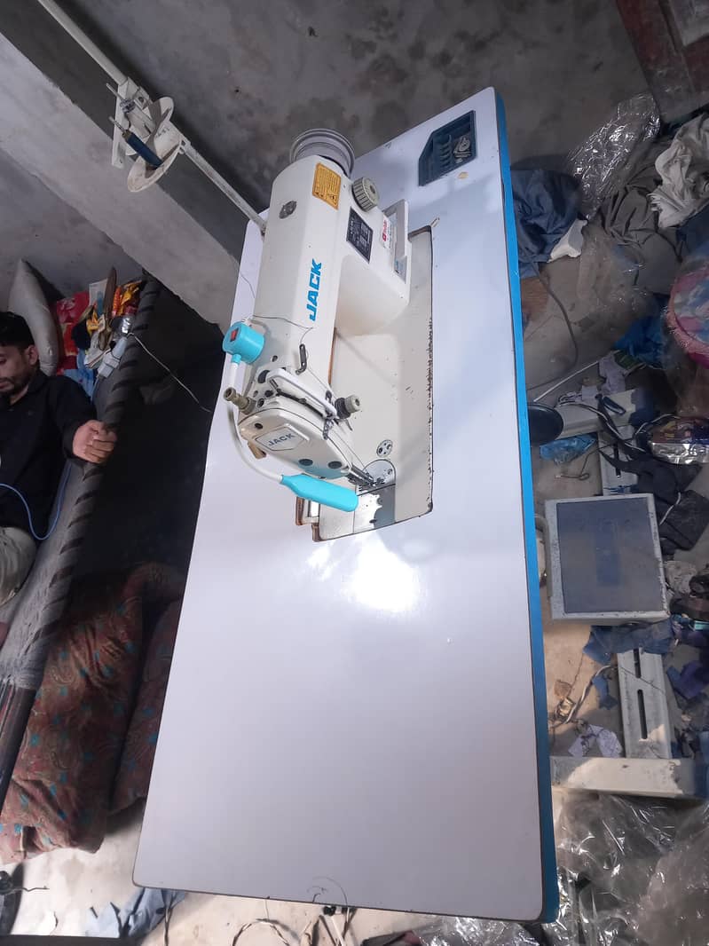 single needle  sewing machine 4