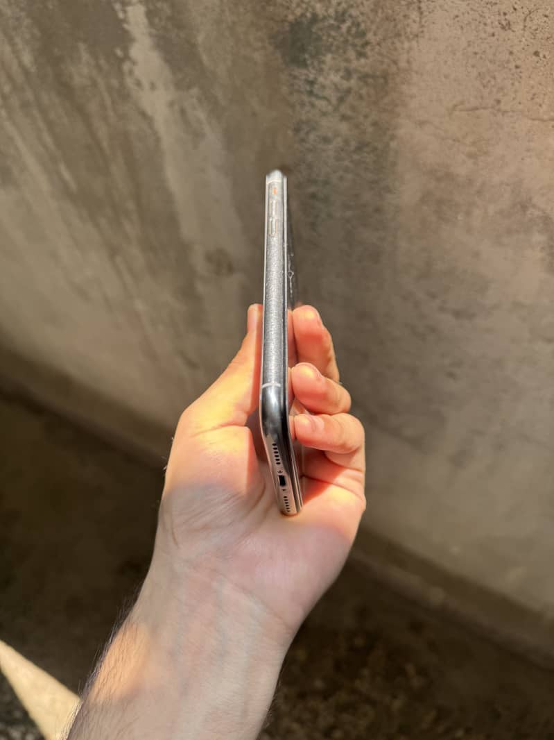 Apple iPhone X 6