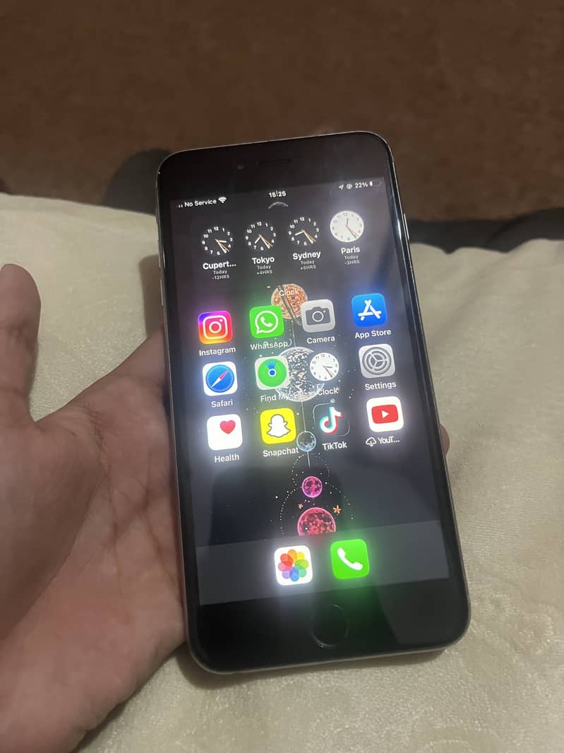 Apple iPhone 6S Plus 2
