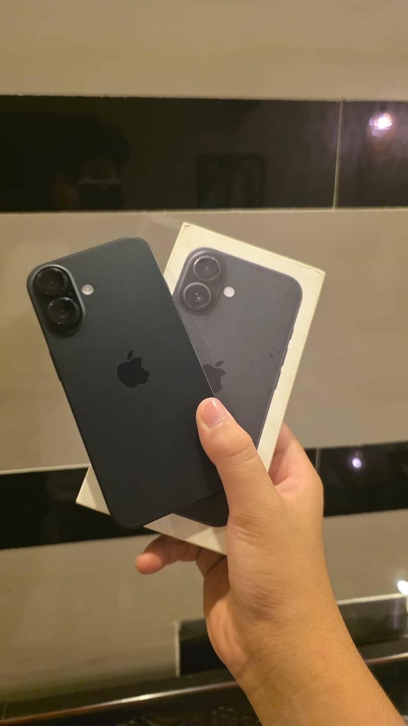 Apple iPhone 16 0