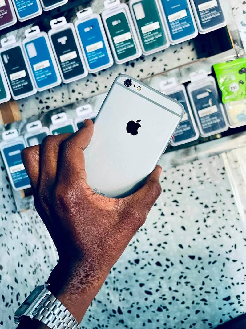 Apple iPhone 6S Plus 5