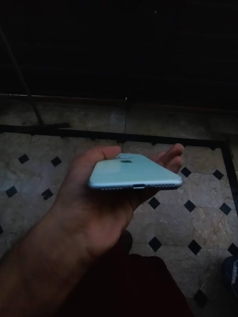 Apple iPhone SE 3