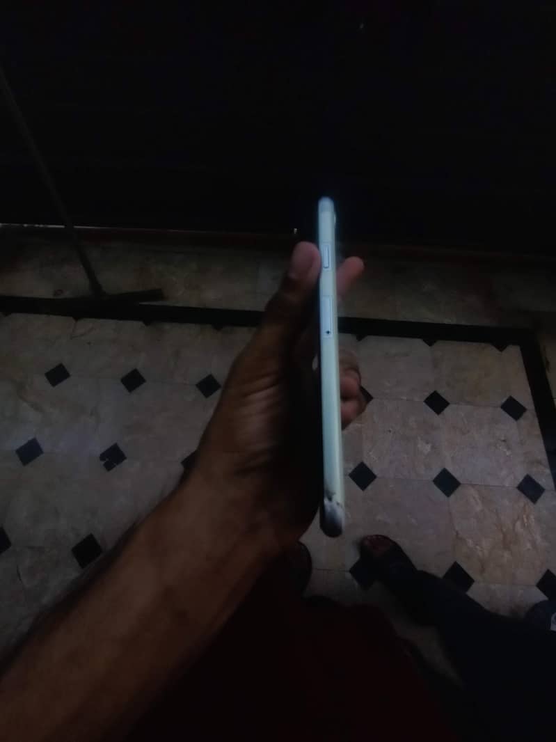 Apple iPhone SE 4