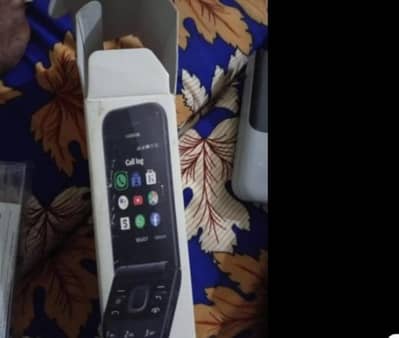Nokia 2720 Flip