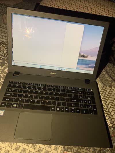 Acer Laptop 12GB RAM 500GB HDD 5 Hours Battery
