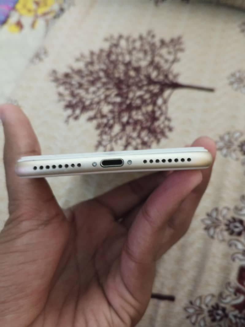 Apple iPhone 7 Plus 3