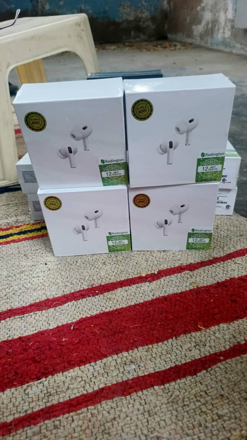 Earbuds 1