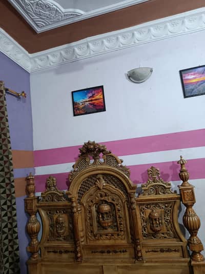 good condition bed