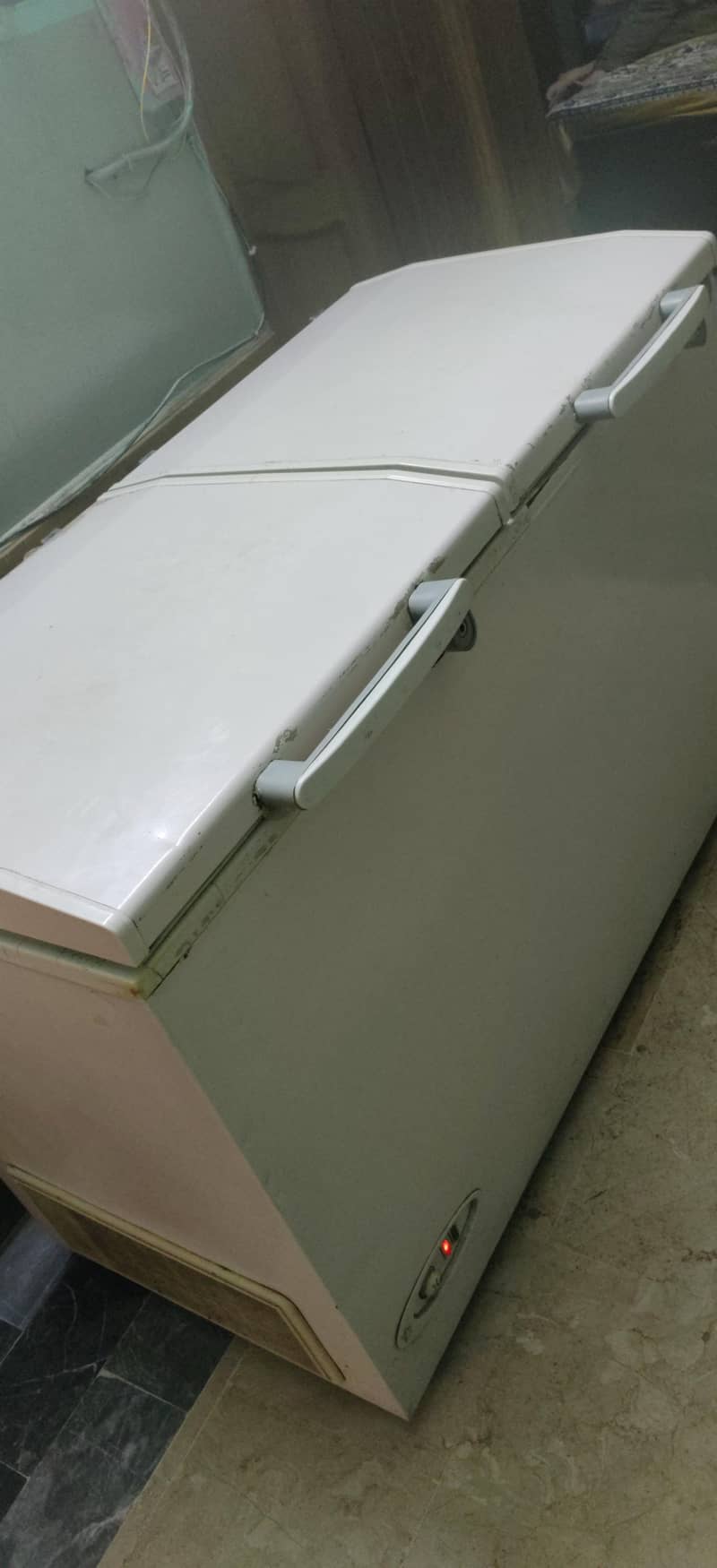 waves deep freezer 0