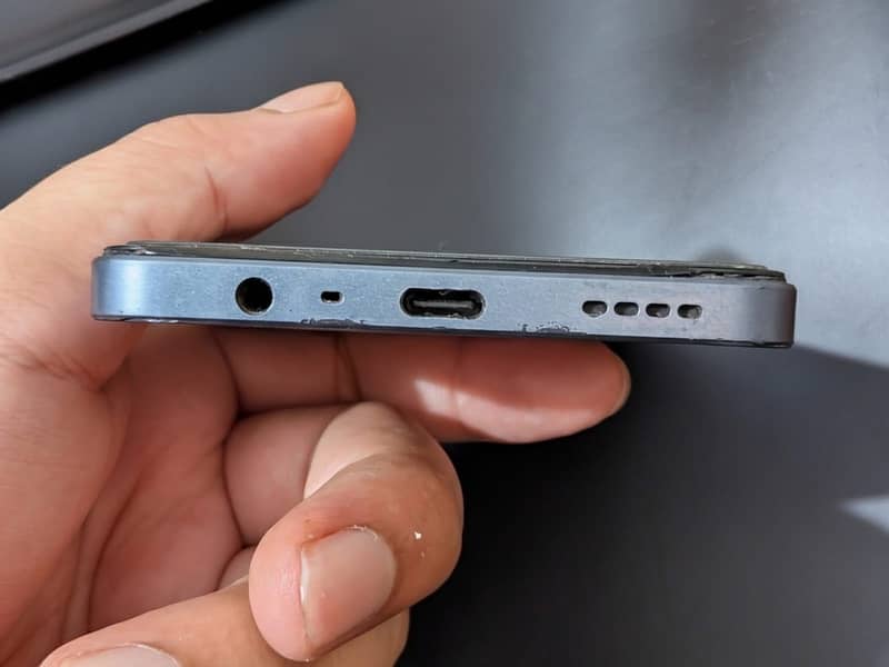 Realme C63 1