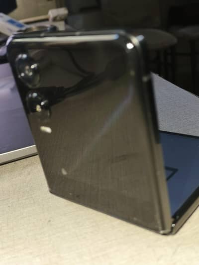 Infinix Zero Flip 8GB, 512GB with box and charger, warranty khtm