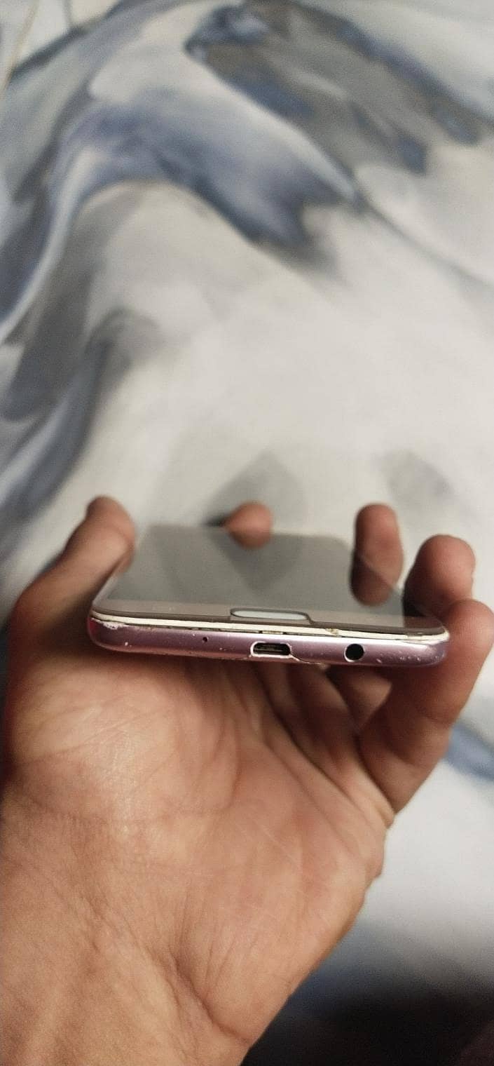 Samsung Mobile J7 Prime 1