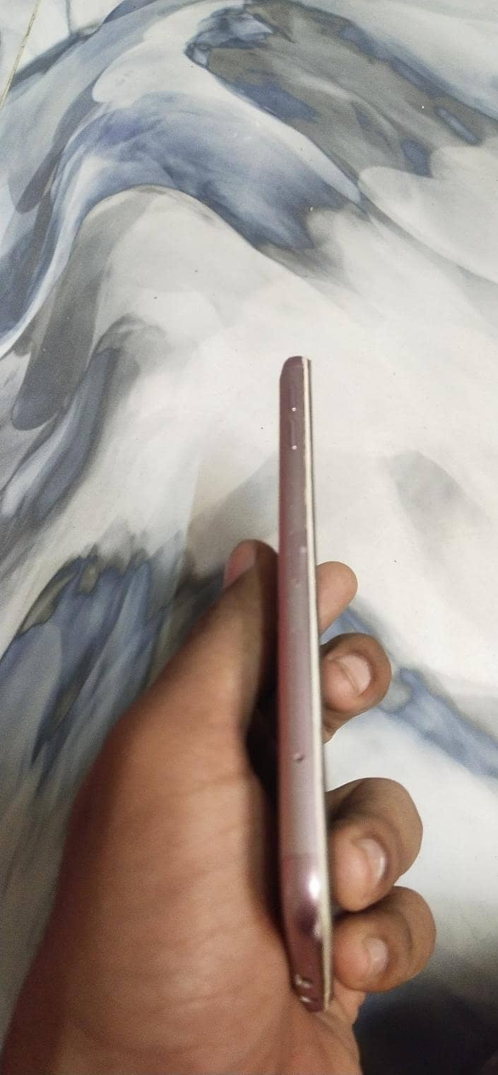 Samsung Mobile J7 Prime 4