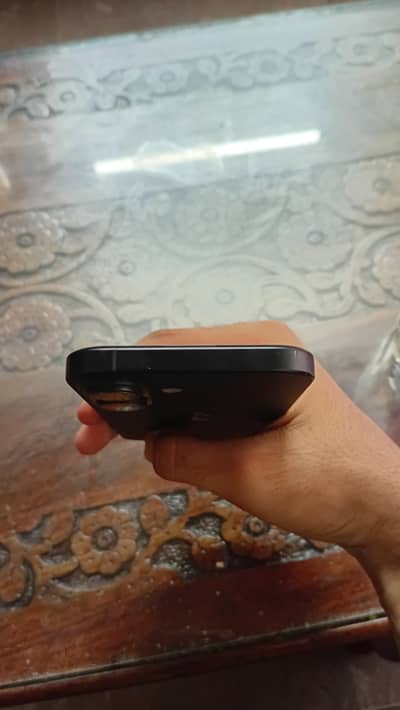 Apple iPhone 16