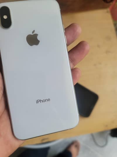Apple iPhone XS water pack never opened nor repaired 81 battery