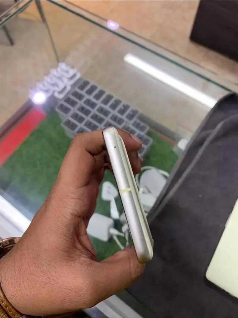 Google Pixel 7 4