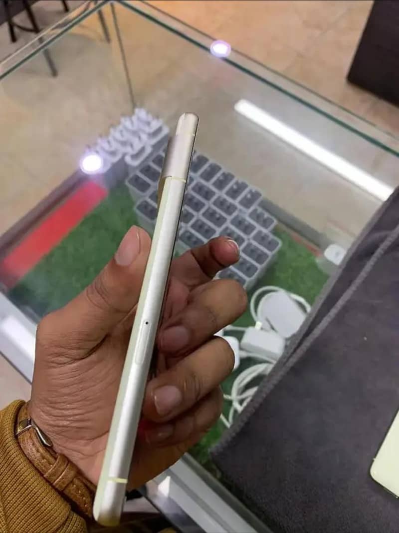 Google Pixel 7 5
