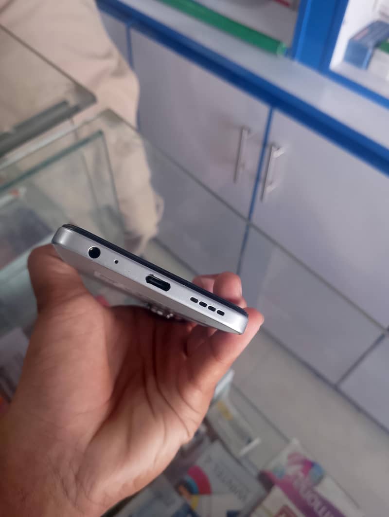 infinix hot 60i 6