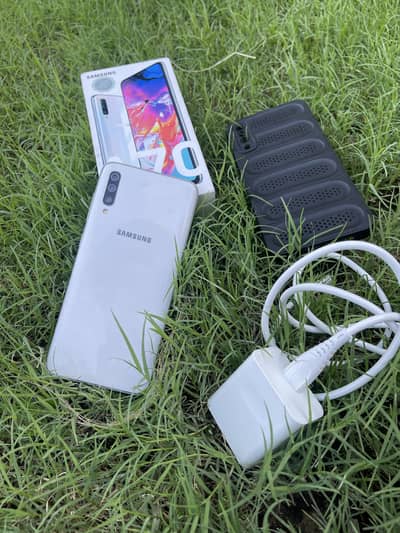 Samsung Mobile A70