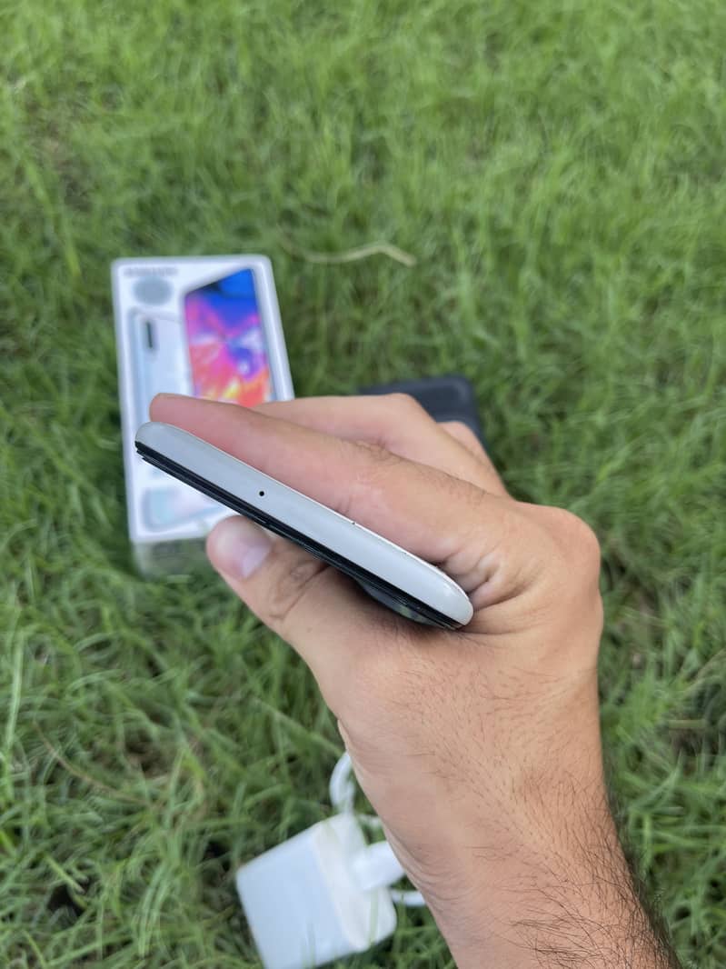 Samsung Mobile A70 2