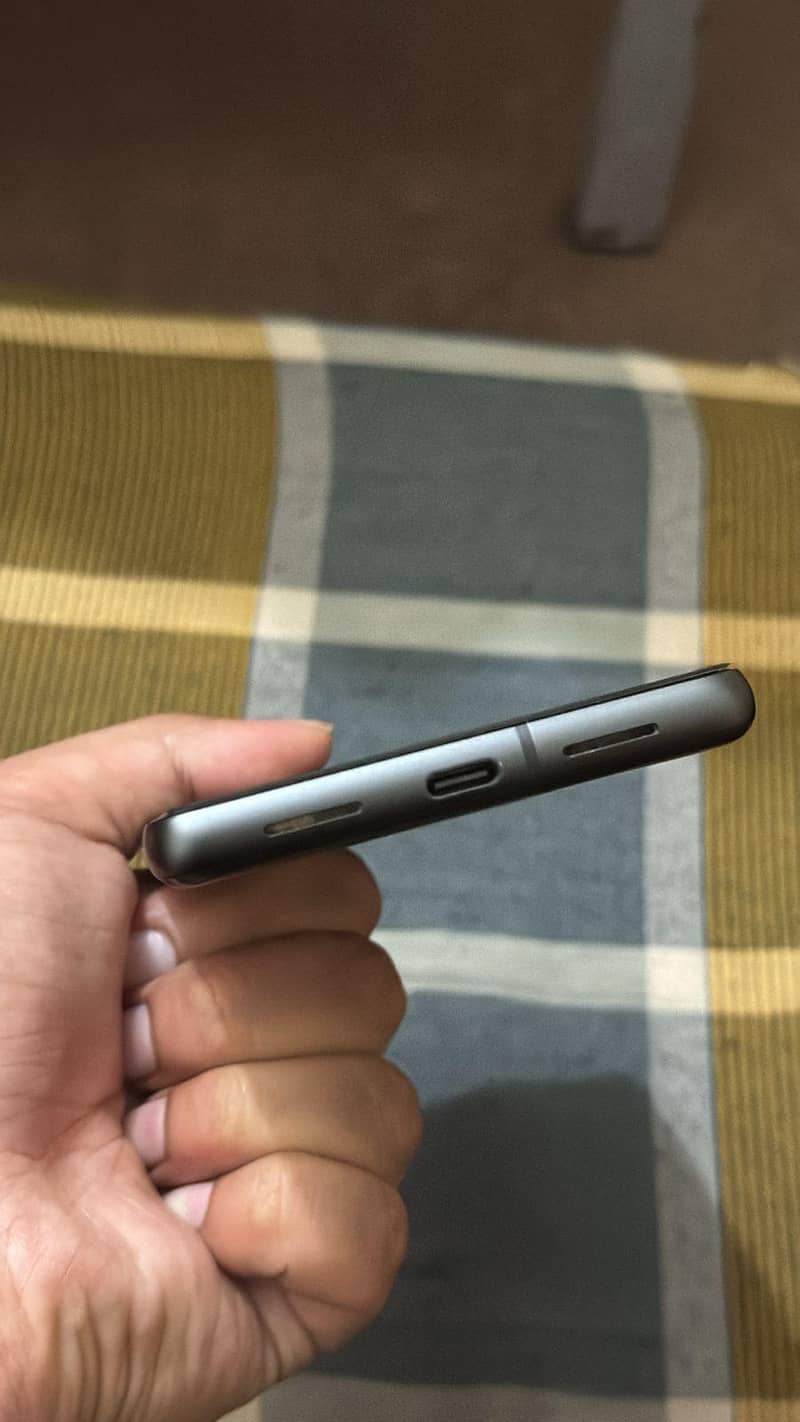 Google Pixel 7 4