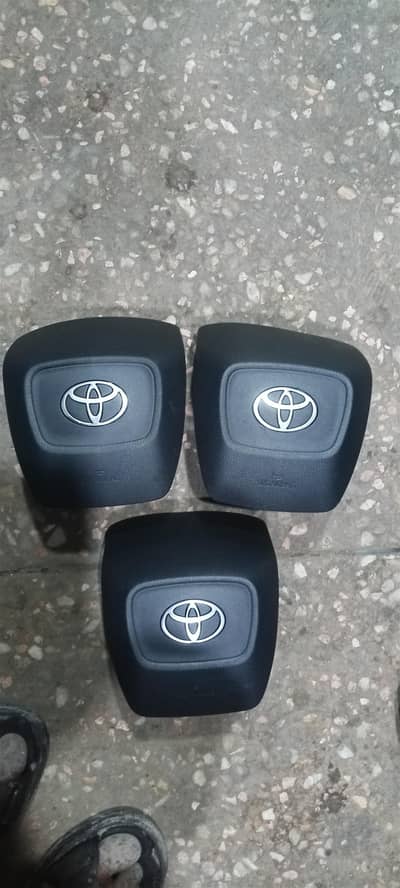 prius stirang airbag available
