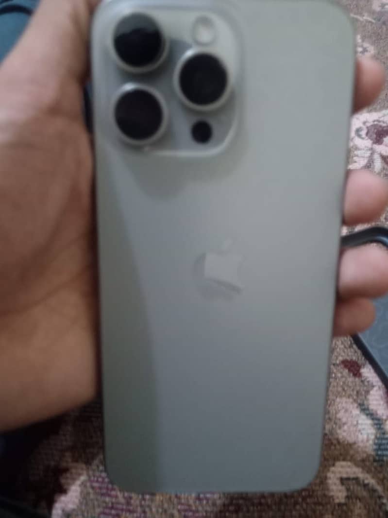 Apple iPhone 15 Pro Max 0