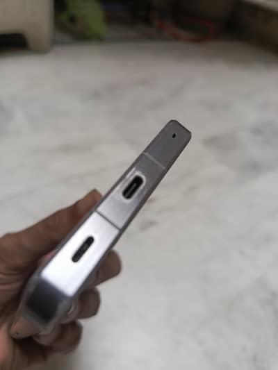 Sharp aquos R7