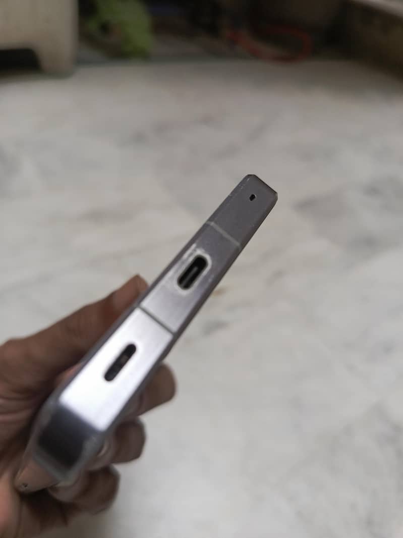 Sharp aquos R7 0