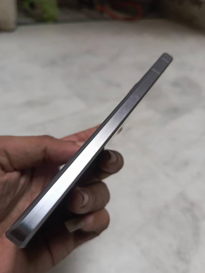 Sharp aquos R7 1