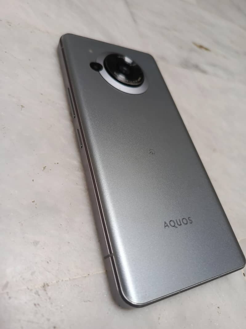 Sharp aquos R7 6