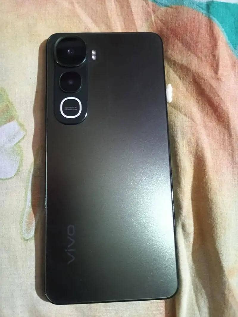Vivo Y400 3