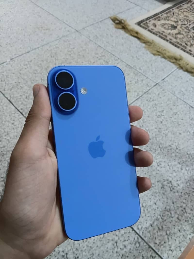 iPhone 16 0
