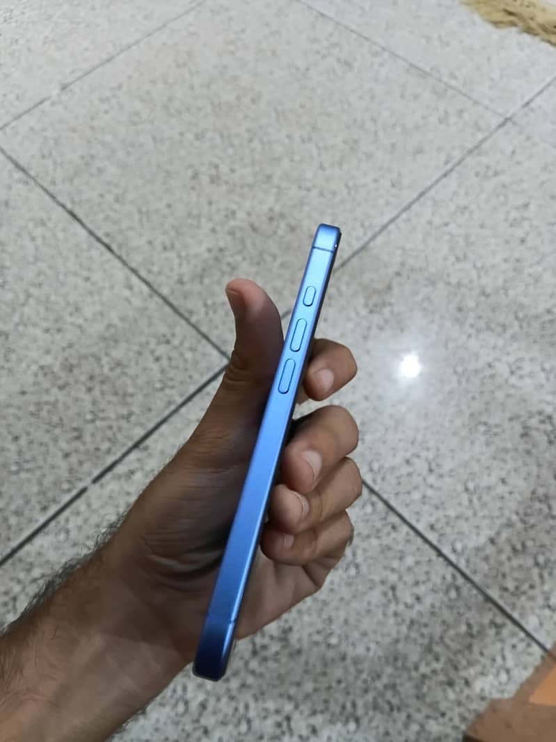 iPhone 16 2