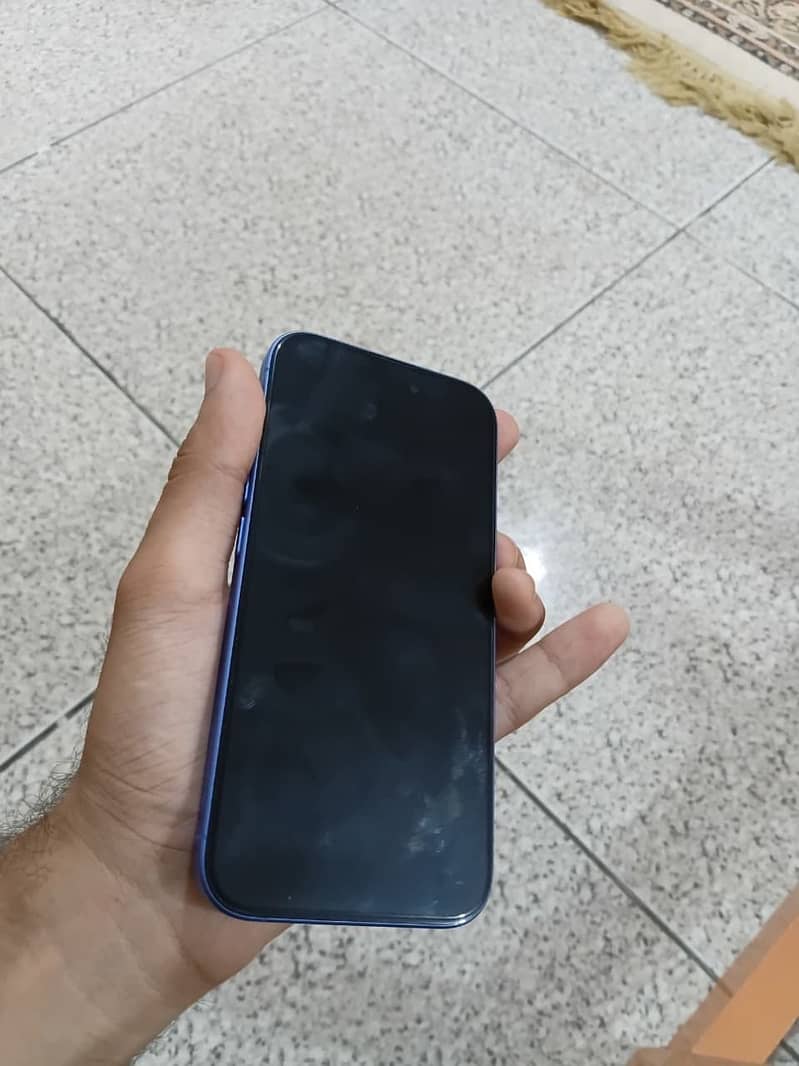 iPhone 16 3