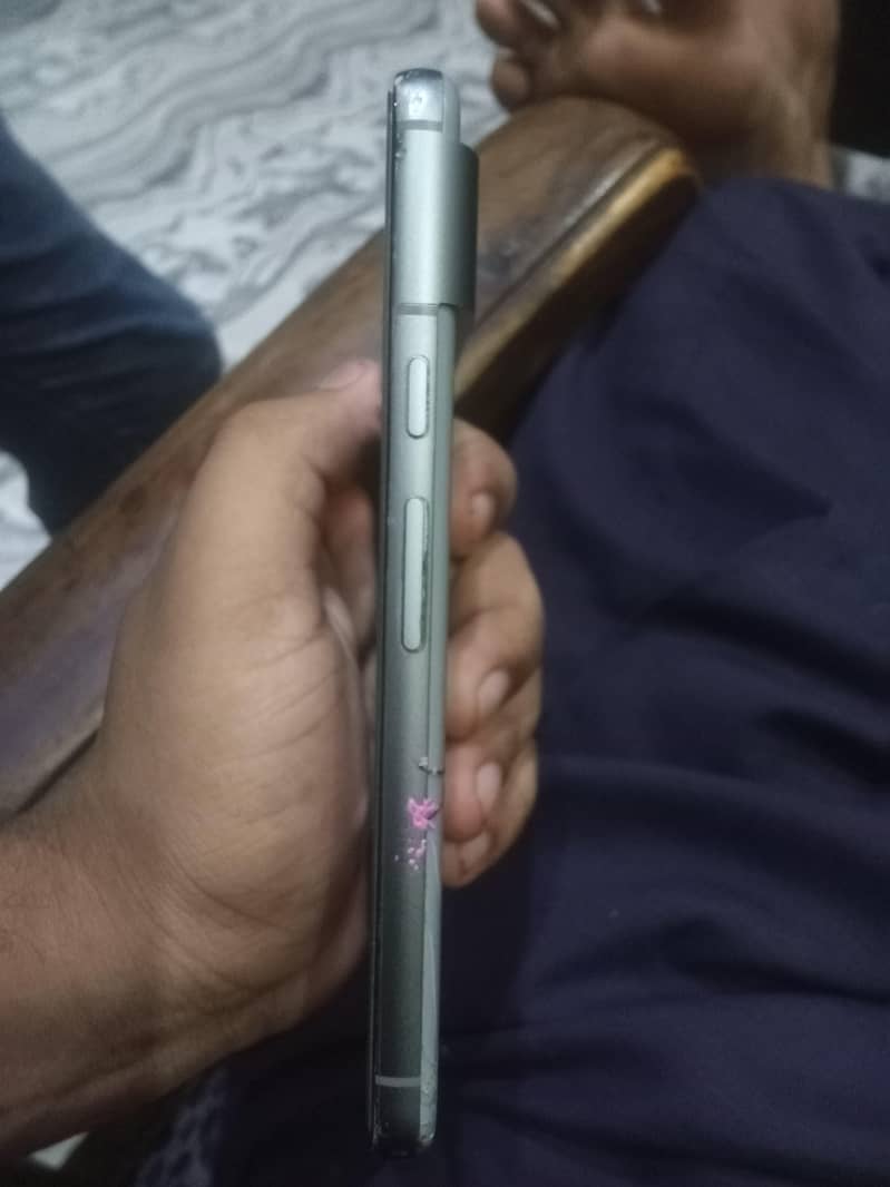 Google Pixel 8 5