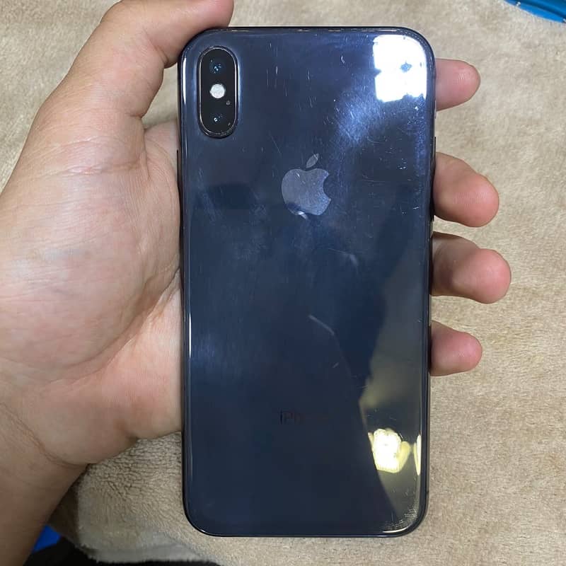 Apple iPhone X 4