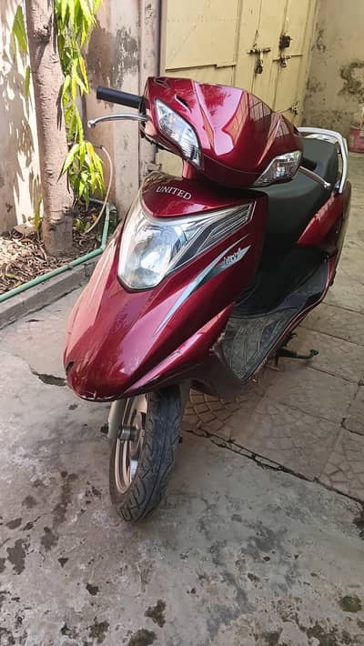 United petrol scooty
