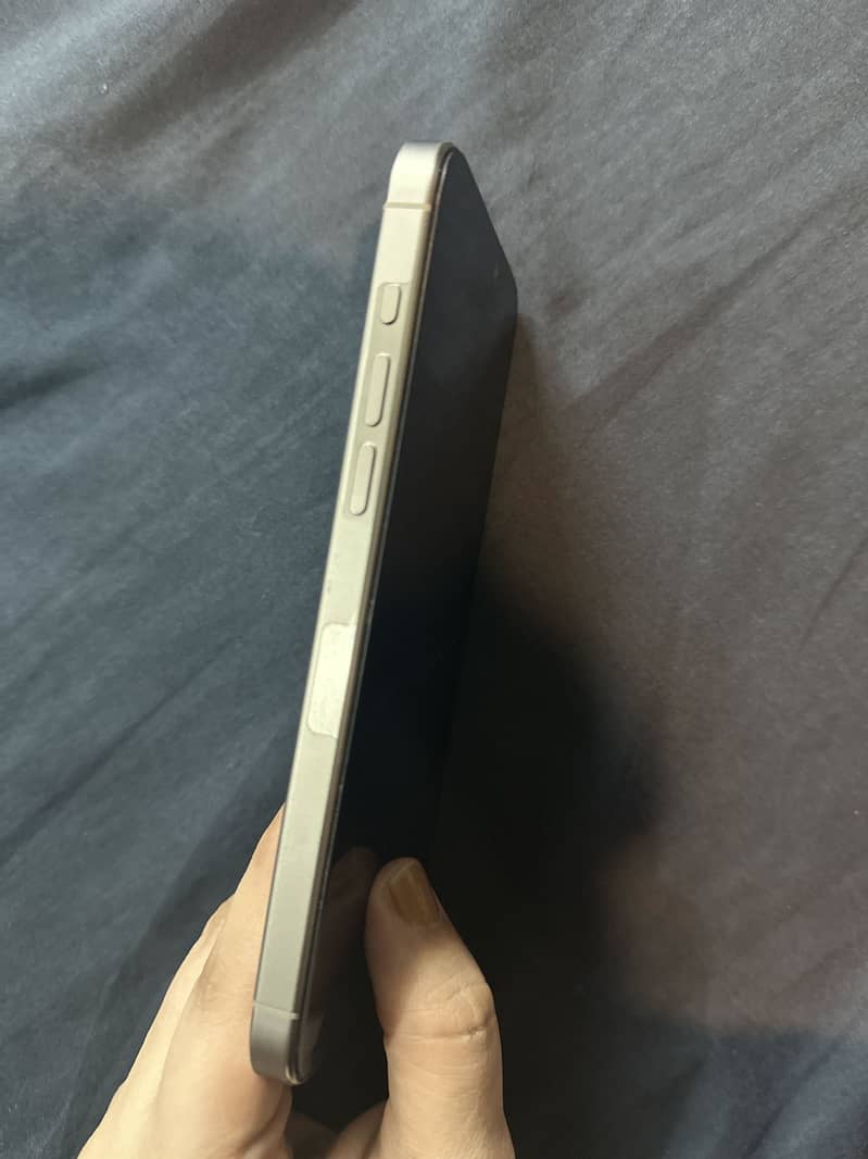Apple iPhone 15 Pro Max 1