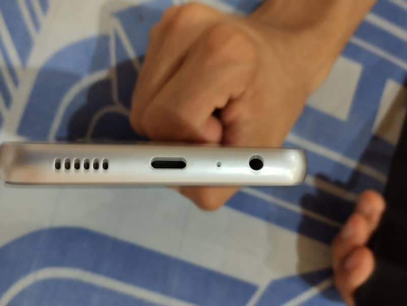 Samsung Mobile A05s 4