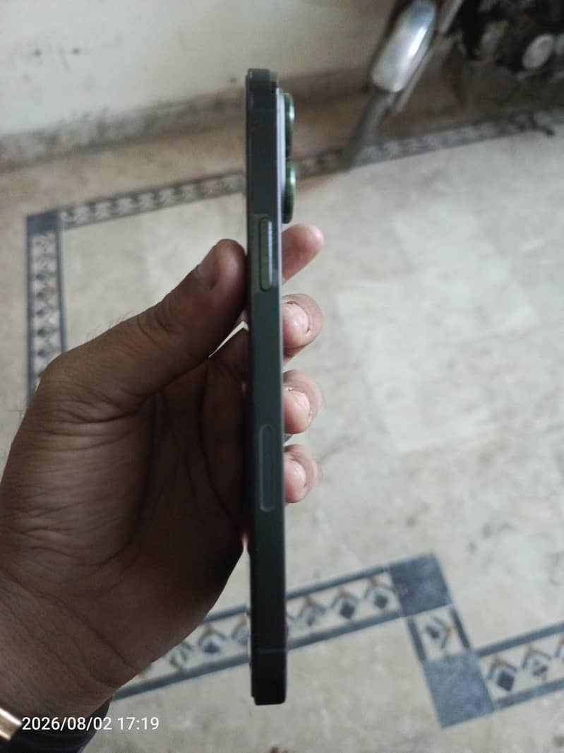 Apple iPhone 13 Pro Max 1