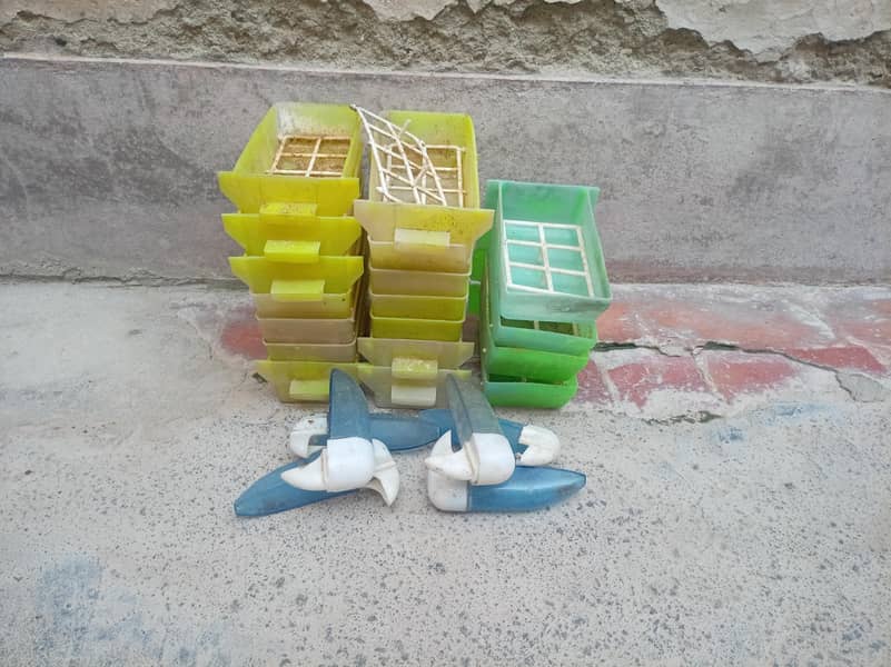 Seeds feeder 1