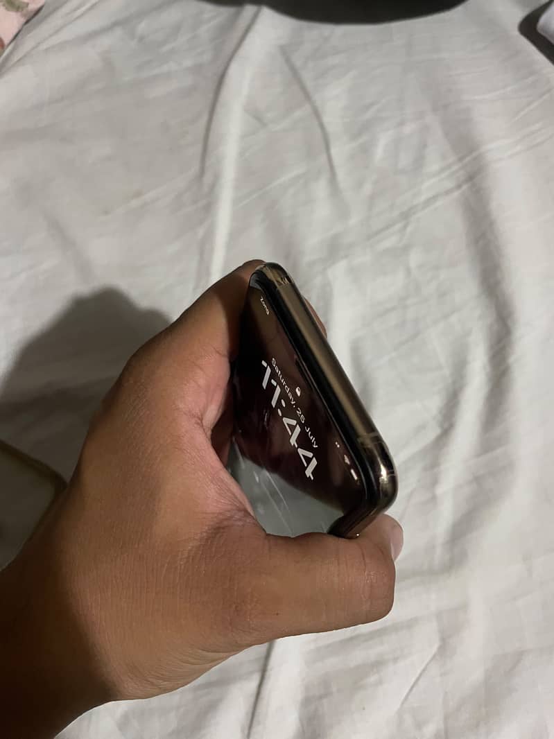 Apple iPhone XS 1