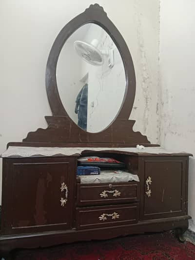 Dressing table