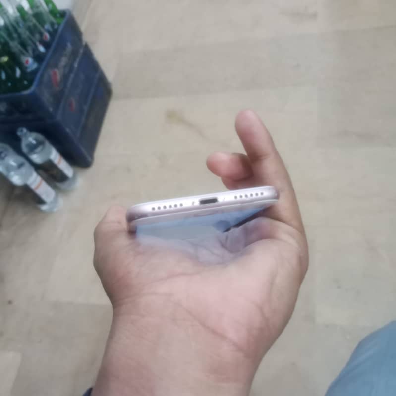 Apple iPhone 7 3
