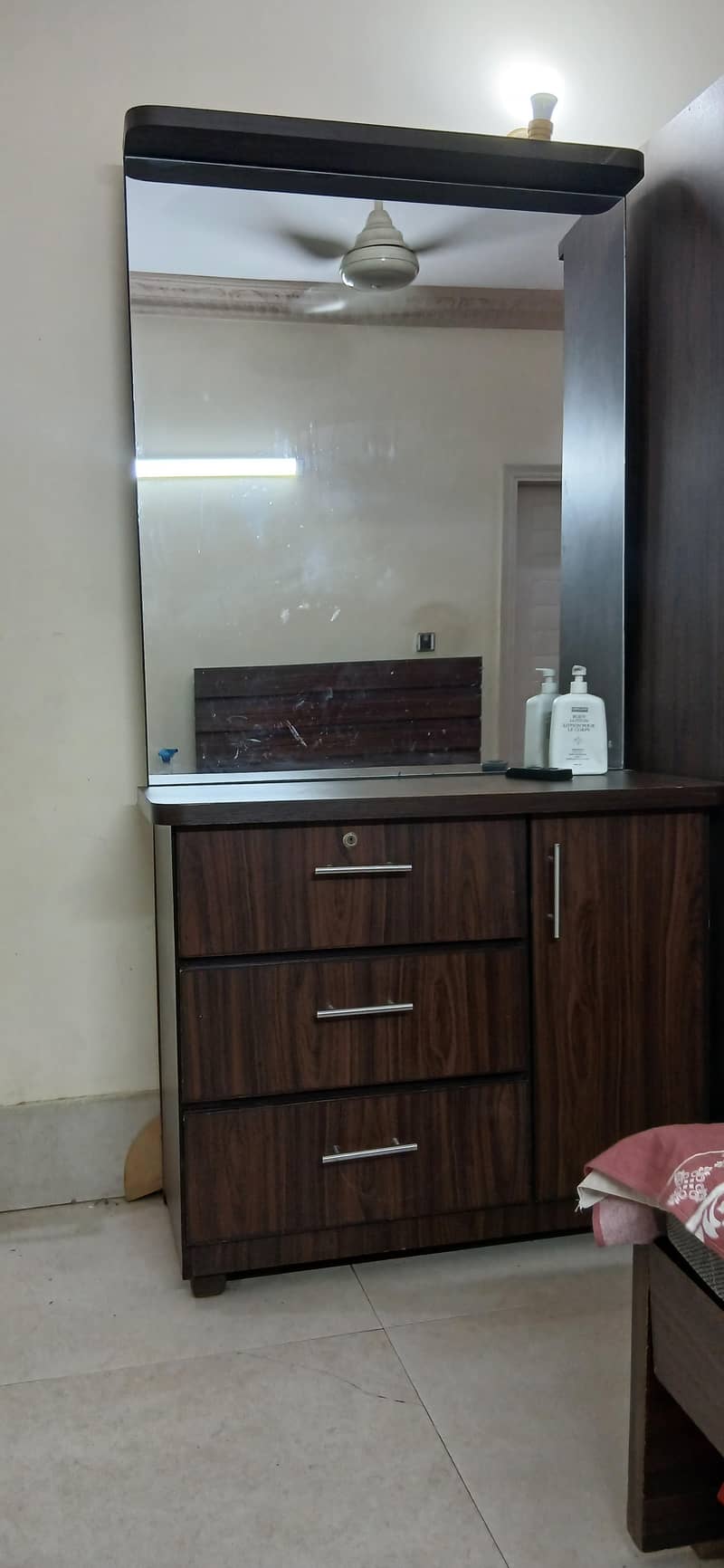 Dressing Table 0