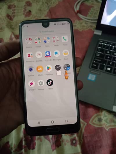 Aquos r2 urgent sale