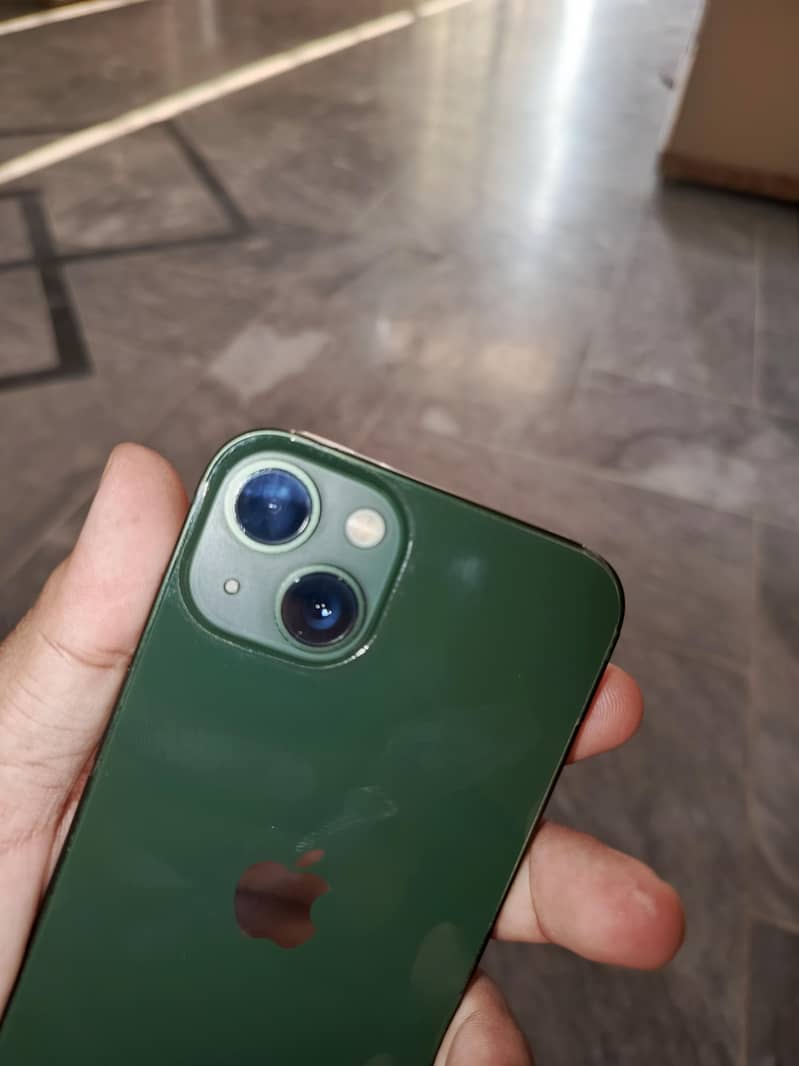 Apple iPhone 13 0